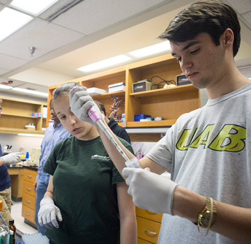 Undergraduate Program in Genetics and Genomic Sciences