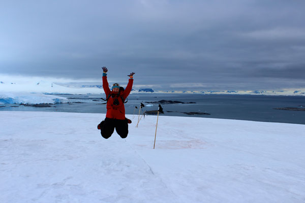 Sabrina Heiser jumping.