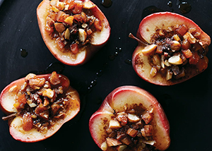 Apples with Almond-Apricot Sauce