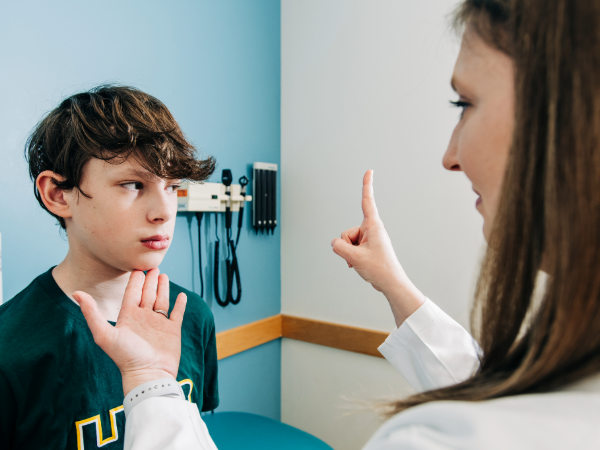 A UAB vision care patient receives an eye exam.