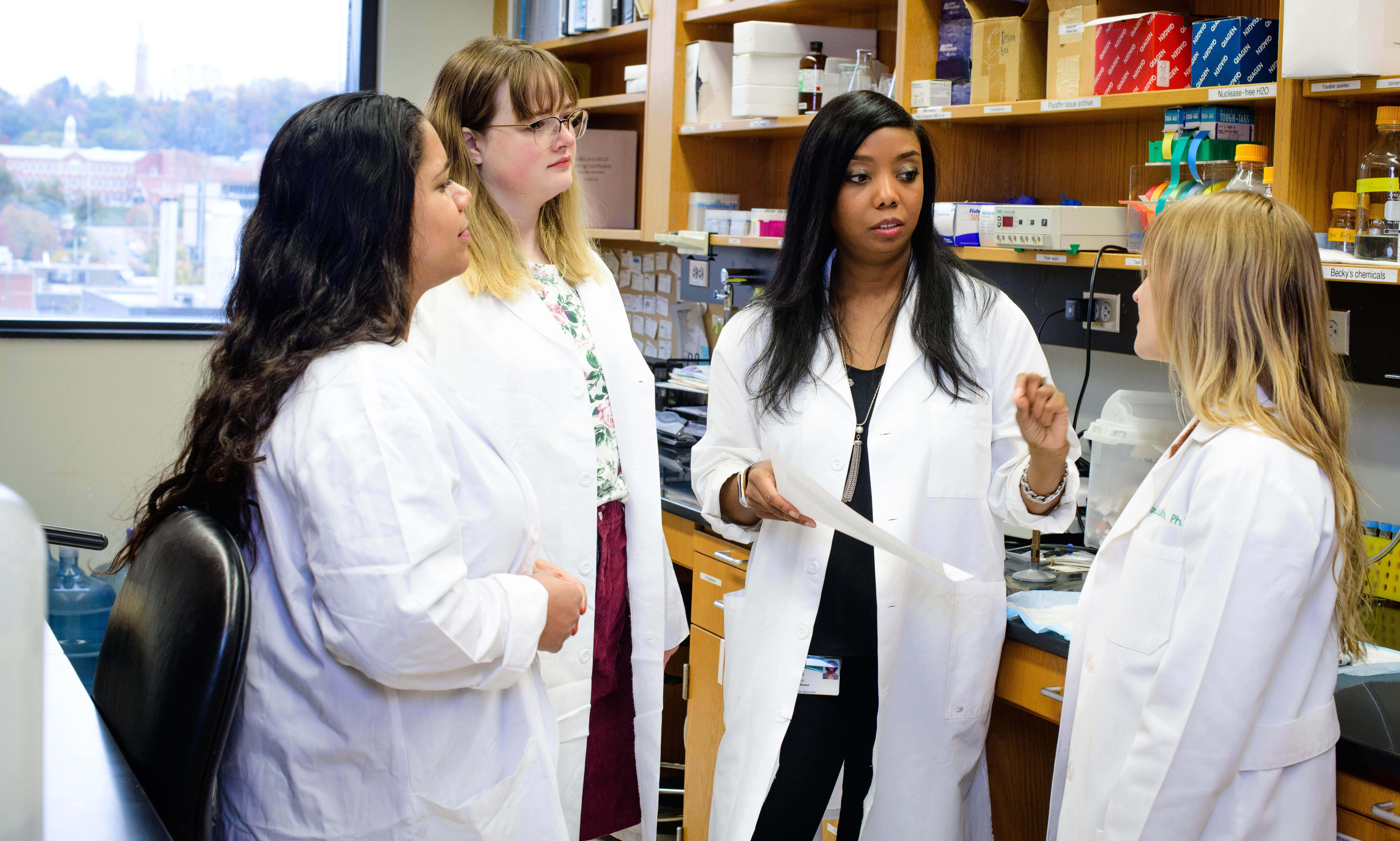 Farah Lubin and Trainees in Laboratory 2019