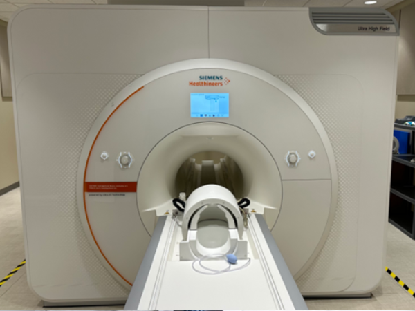 siemens mri scanner from the front looking into the machine