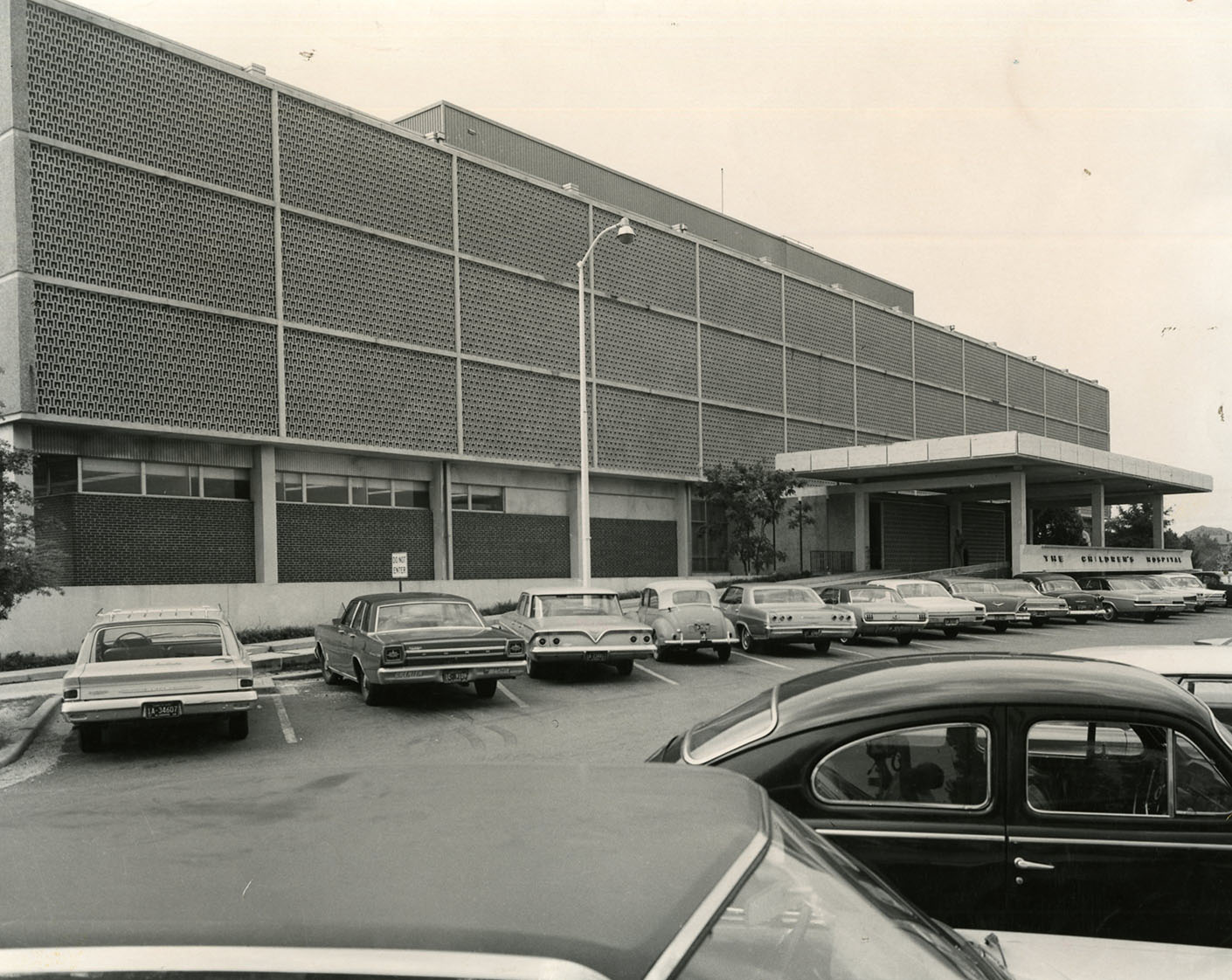 1961- New Children's Hospital Building Opens