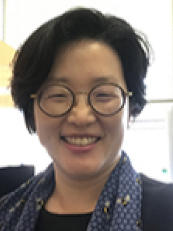 headhot of Dr. Lee