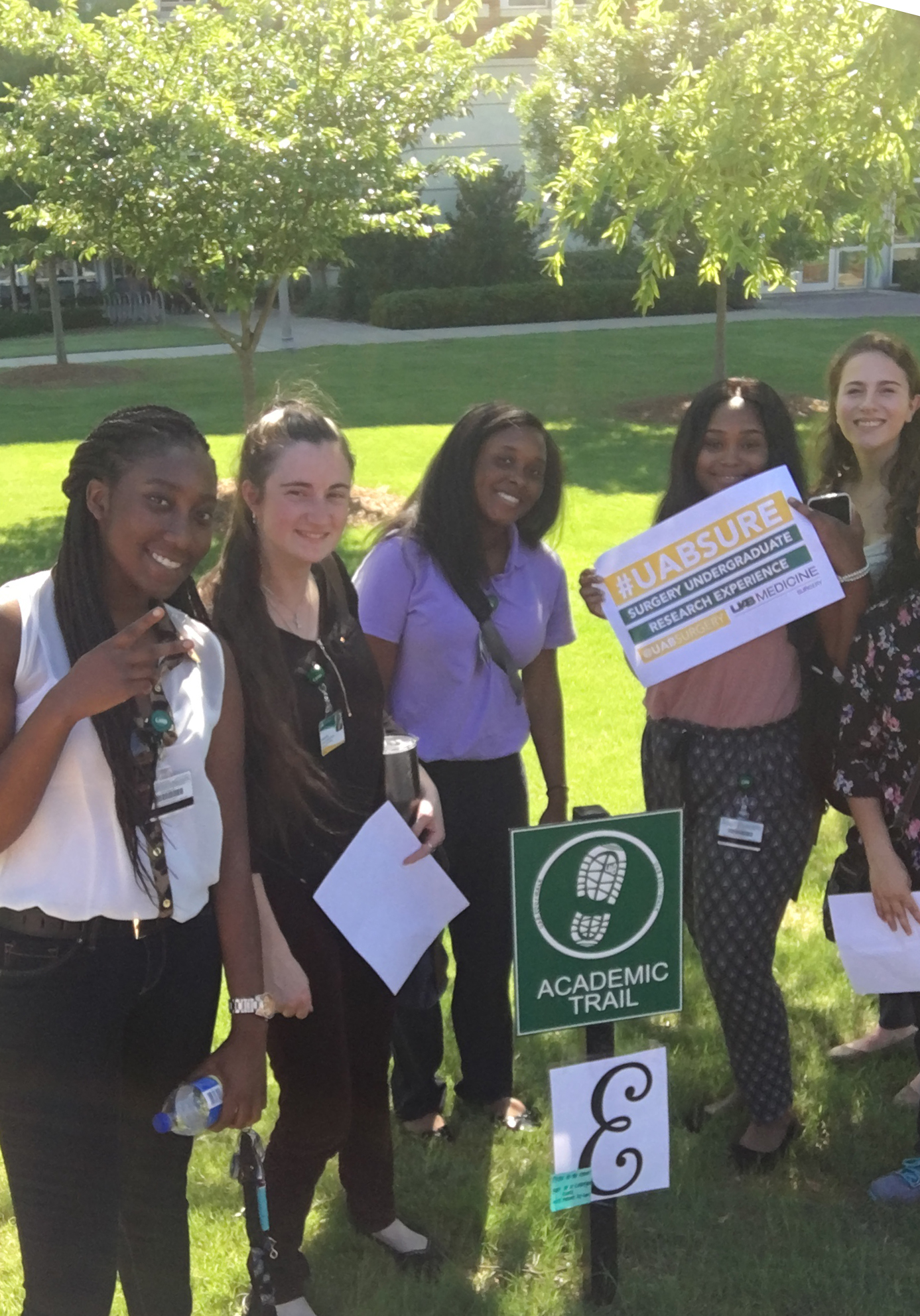 Students in the 2018 Surgery Undergraduate Research Experience program participates in a scavenger hunt hosted by the UAB Office of Service Learning and Undergraduate Research.