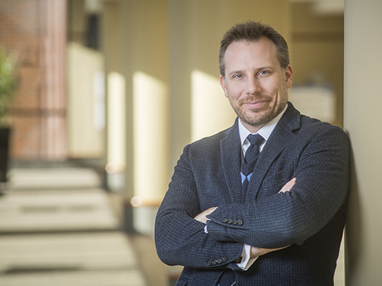 Environmental head shot of Dr. Matthew Might, PhD (Inaugural Director, Hugh Kaul Personalized Medicine Institute; Professor, Internal Medicine), 2018.