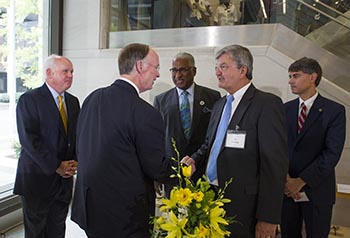 2Cancer_center_ribbon_cutting_s