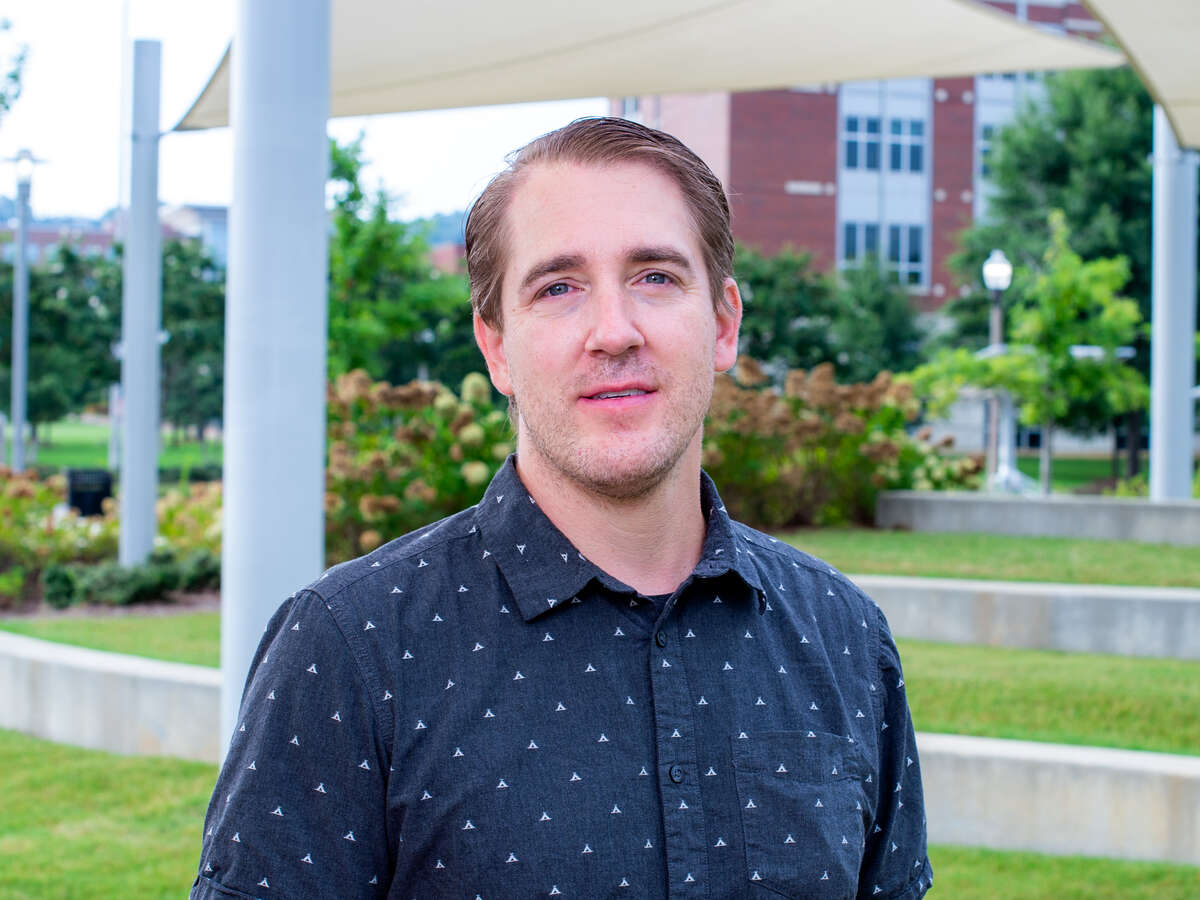 Headshot of Peter Hendricks, Ph.D.