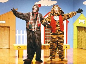 Fur flies in ArtPlay kids’ holiday fave, “Yuletide in Dogtown”