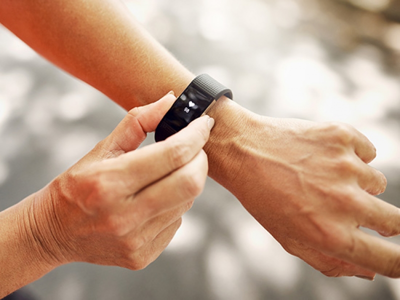 Does a smart fitness device or app help you lose weight?