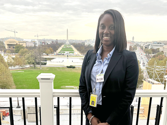 Photo of Lindsey Harris