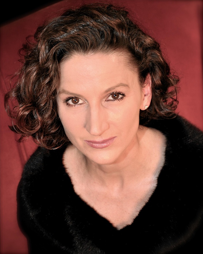 Beth Headshot Color resized