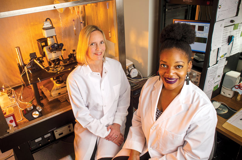 Photo of Lynn Dobrunz and Lillian Brady in lab