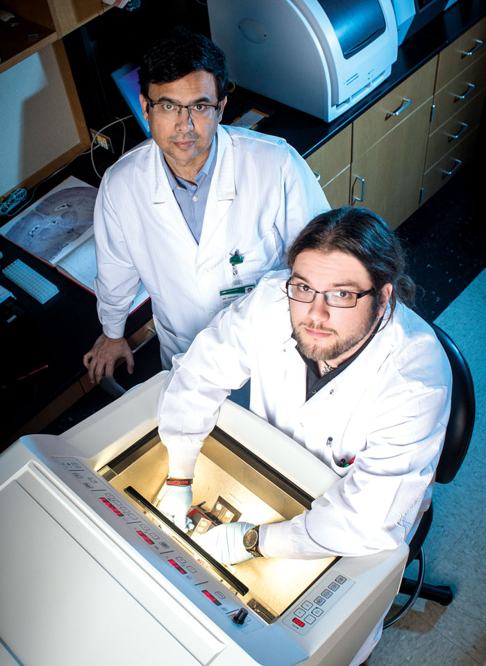 Photo of Lynn Dobrunz and Lillian Brady in lab